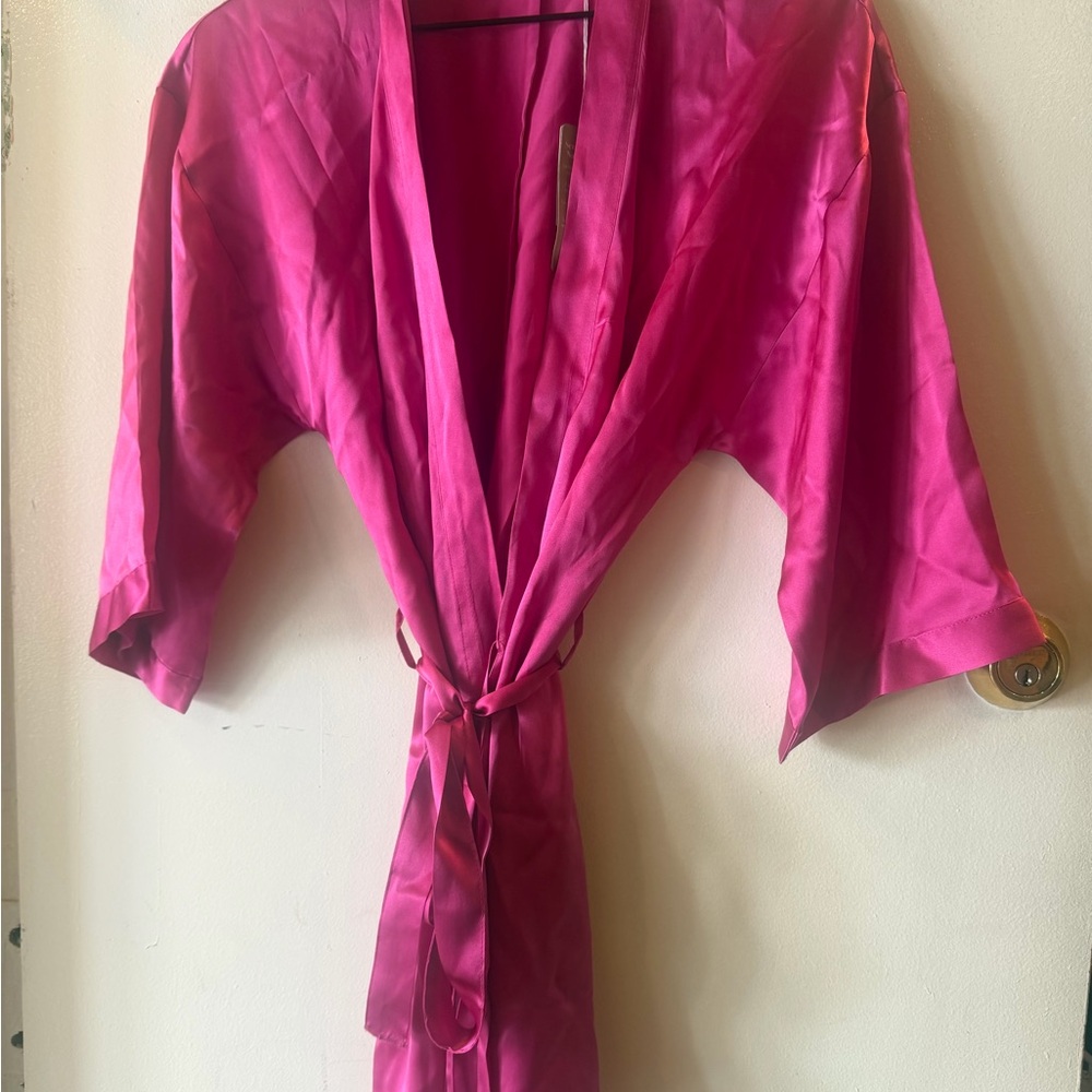 Intimissimi Fuchsia Satin Robe - Picture 3 of 6